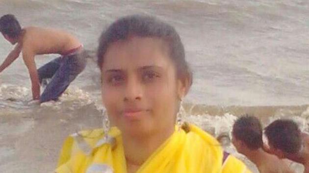 On Monday afternoon, Nikat,who was two months pregnant, was with her friend, Noori Parveen Mohammed Shaikh, 22, when her brother-in-law, Salman Habibullah Ismail Shaikh, who lived in the opposite apartment barged into her flat, whipped out a knife and chased Nikat out of her flat before stabbing her 16 times(HT)