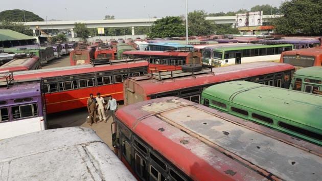 Almost none of the buses were active at the Swargate bus depot. (Rahul Raut/HT PHOTO) 