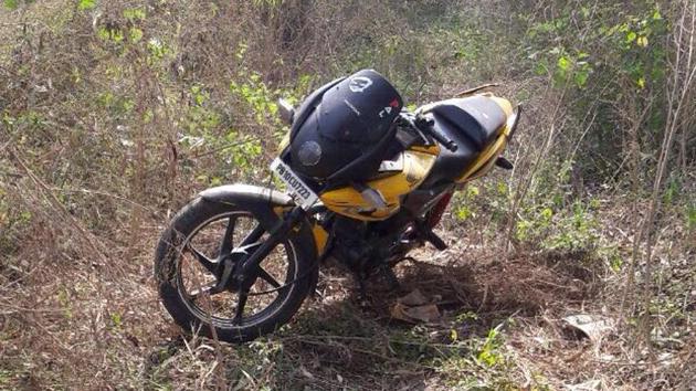 The motorcycle used in the crime was found abandoned in then forest area of Ladhowal on Wednesday. (HT Photo) The motorcycle used in the crime was found abandoned in then forest area of Ladhowal on Wednesday. (HT Photo)