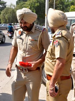 Investigation underway at Phase 10 in Mohali on Wednesday. (Keshav Singh/HT) Investigation underway at Phase 10 in Mohali on Wednesday. (Keshav Singh/HT)