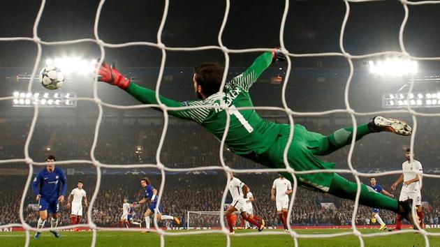 Chelsea's David Luiz scores the English Premier League side’s first goal against AS Roma in their UEFA Champions League match on Wednesday. (Action Images via Reuters) Chelsea's David Luiz scores the English Premier League side’s first goal against AS Roma in their UEFA Champions League match on Wednesday. (Action Images via Reuters)