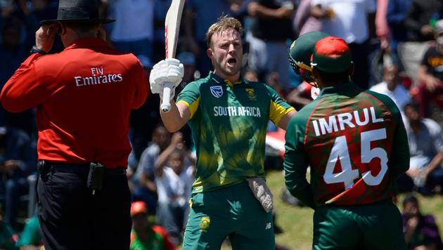 South Africa's AB de Villiers (C) celebrates after scoring a century during the second ODI against Bangladesh at Boland Park in Paarl on Wednesday. (AFP) South Africa's AB de Villiers (C) celebrates after scoring a century during the second ODI against Bangladesh at Boland Park in Paarl on Wednesday. (AFP)