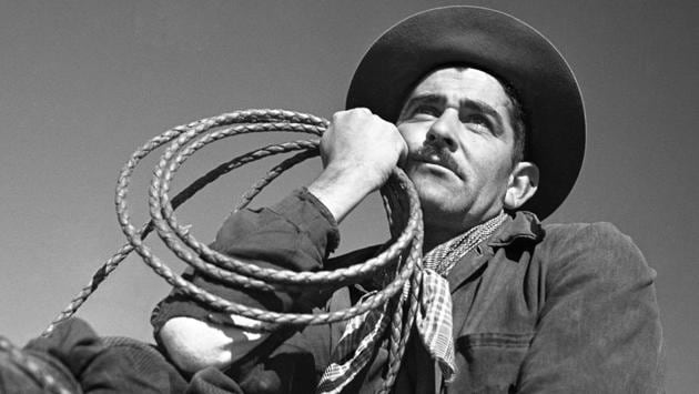 ‘La Pampa,’1938,’ where Suárez photographed the world of ‘gauchos’ in Argentina in a manner similar to how he photographed seamen. Careful, cinematic low-angle images stressed on his observed portraits. (José Suárez)
