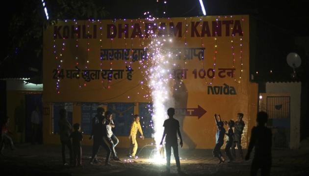 Children play with firecrackers to celebrate Diwali, the Hindu festival of lights, in New Delhi on Diwali on October 19, 2017. (AP Photo) Children play with firecrackers to celebrate Diwali, the Hindu festival of lights, in New Delhi on Diwali on October 19, 2017. (AP Photo)