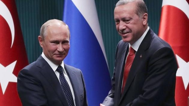 Turkish President Recep Tayyip Erdogan and Russian President Vladimir Putin shake hands after a joint press conference following their meeting at the Presidential Complex in Ankara on September 28, 2017. (AFP) Turkish President Recep Tayyip Erdogan and Russian President Vladimir Putin shake hands after a joint press conference following their meeting at the Presidential Complex in Ankara on September 28, 2017. (AFP)
