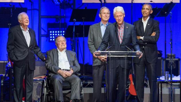 Former US Presidents, Jimmy Carter, George H. W. Bush, George W. Bush, Bill Clinton, and Barack Obama attend the Hurricane Relief concert in College Station, Texas, on October 21, 2017.(AFP Photo)