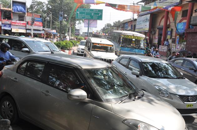 The Dehardun police plans to set up women-only parking lots to ease city traffic. (Vinay Santosh Kumar/HTPhoto.) The Dehardun police plans to set up women-only parking lots to ease city traffic. (Vinay Santosh Kumar/HTPhoto.)