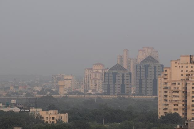 Health experts said after Diwali, there was a sudden spurt in the concentration of suspended particulate matter in the city air, making it difficult for residents to breathe. (Parveen Kumar/HT PHOTO)