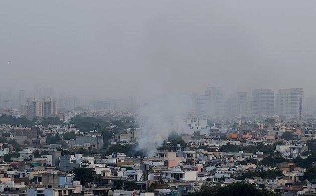 A further improvement in the city’s air quality will reduce the risk of respiratory illness. (Parveen Kumar/HT PHOTO)