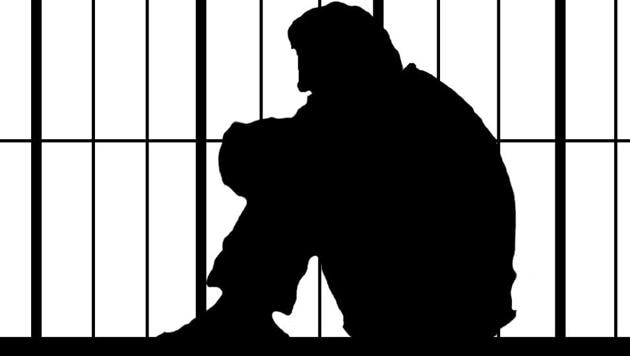 The accused managed to flee from the spot taking cover of darkness and fled to his home town in Aligarh. (HT Illustration) The accused managed to flee from the spot taking cover of darkness and fled to his home town in Aligarh. (HT Illustration)