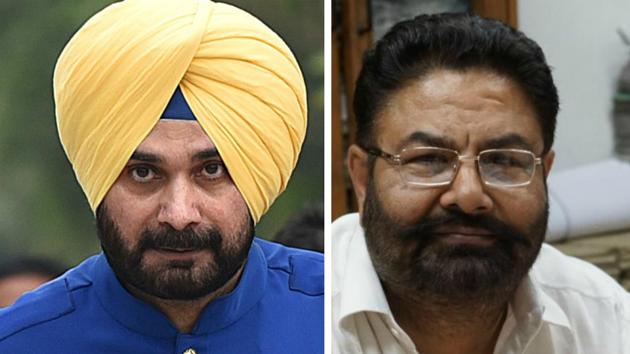Punjab minister Navjot Singh Sidhu and Fastway MD Gurdeep Singh(HT Photo) Punjab minister Navjot Singh Sidhu and Fastway MD Gurdeep Singh(HT Photo)