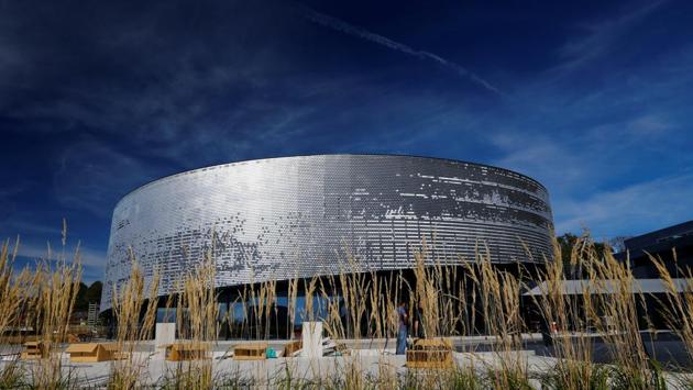 Having opened its doors on Saturday, October 21, 2017, the structure houses 10,000 species of fish from five continents and 100 reptiles housed in 20 different ecosystems. (Denis Balibouse / REUTERS) Having opened its doors on Saturday, October 21, 2017, the structure houses 10,000 species of fish from five continents and 100 reptiles housed in 20 different ecosystems. (Denis Balibouse / REUTERS)