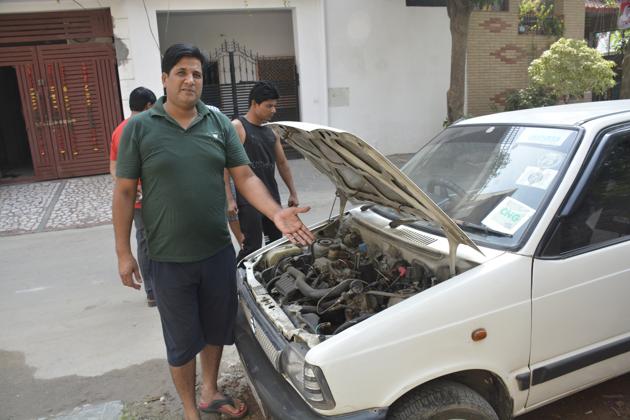 The G block has several lanes of houses and the gang roamed around in their car and tried to open many cars belonging to residents.(Sakib Ali/HT Photo)