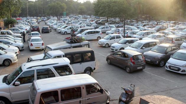 A view of the parking lot near Taj Mahal in Agra.(HT Photo)