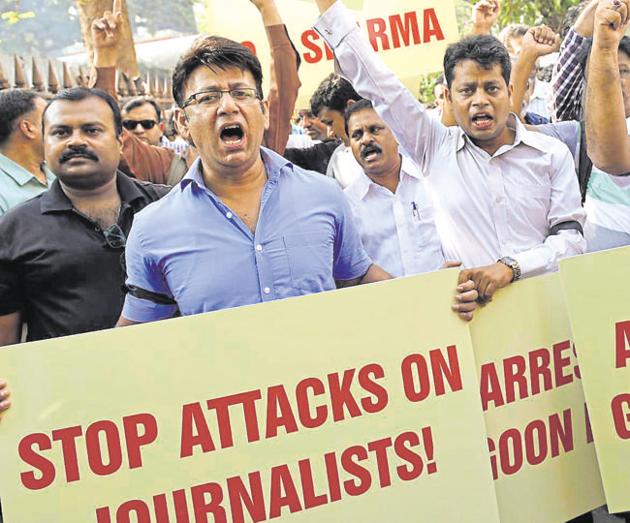In this file photo, journalists are seen staging protest at Patiala House Court in New Delhi. The home ministry has asked all states to ensure safety and security of journalists in exercising freedom of speech and expression, in the wake of incidents of attacks on mediapersons. (HT Photo) In this file photo, journalists are seen staging protest at Patiala House Court in New Delhi. The home ministry has asked all states to ensure safety and security of journalists in exercising freedom of speech and expression, in the wake of incidents of attacks on mediapersons. (HT Photo)
