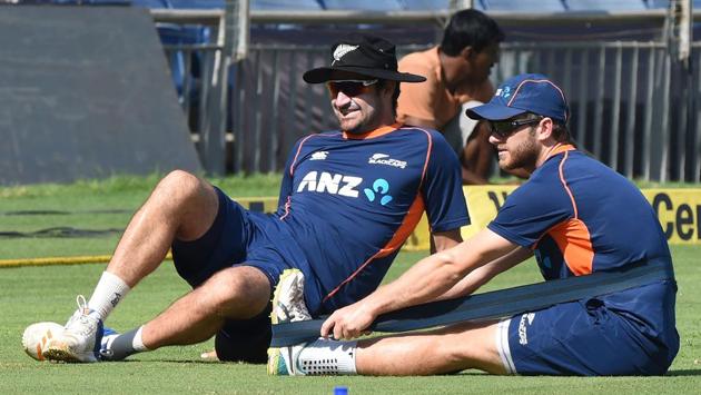 New Zealand Colin de Grandhomme (L) and captain Kane Williamson in conversation. (AFP) 