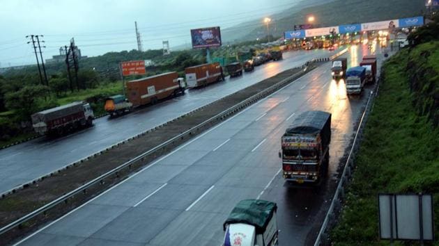 Under the first phase to be completed by 2022, some 24,800 km of roads will be built as part of the Bharatmala programme.(PTI FILE)