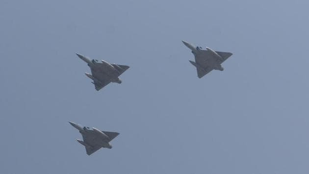 Photos: IAF Fighter jets, aircraft touch down on Lucknow-Agra ...