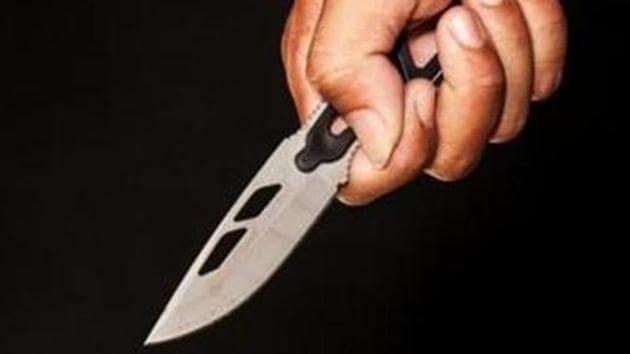 The police suspect that it was a drunken fight which led to his death. His body was sent to Sassoon General Hospital for post-mortem. (HT REPRESENTATIVE PHOTO) The police suspect that it was a drunken fight which led to his death. His body was sent to Sassoon General Hospital for post-mortem. (HT REPRESENTATIVE PHOTO)