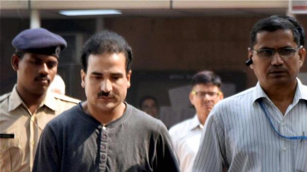 Syed Salahuddin's son Syed Shahid Yousuf, who was arrested by the NIA, being produced at the Patiala House Court in New Delhi on Wednesday.(PTI)