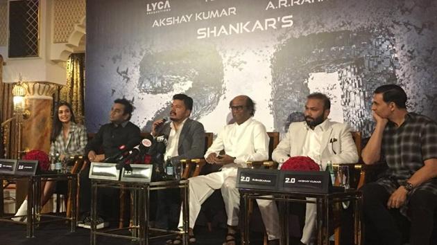 Rajinikanth, AR Rahman, Akshay Kumar and Amy Jackson before the press conference for audio launch in Dubai.(Twitter) Rajinikanth, AR Rahman, Akshay Kumar and Amy Jackson before the press conference for audio launch in Dubai.(Twitter)