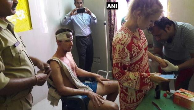 The Swiss couple that was attacked with stones and sticks by a group of men in Fatehpur Sikri on Sunday.(ANI/Twitter)