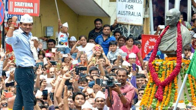 BJP sources sought to play down the significance of Patidar agitation leader Hardik Patel’s (extreme left) meeting with Congress, claiming that the community was loyal. (AFP File Photo)