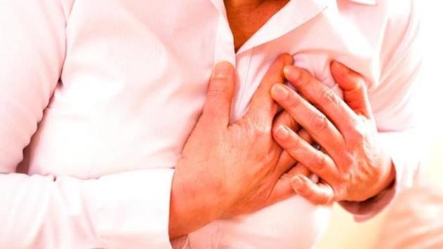 Experts say doctors need to provide intensive support to female heart attack patients.(Shutterstock)