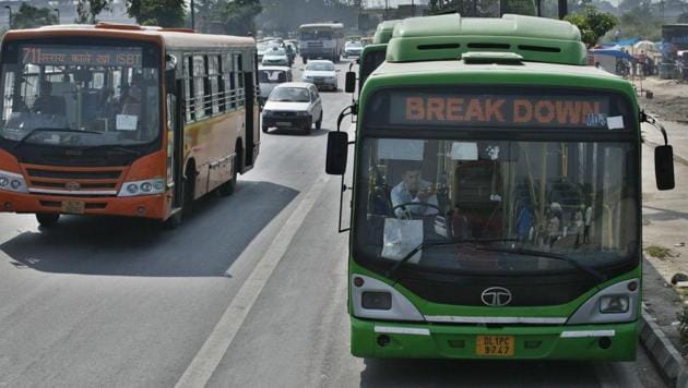 Break down DTC green buses seen on the roadside in New Delhi, India.(HT File Photo)