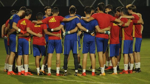 Spanish players also held their training ahead of the final. (Samir Jana/HT PHOTO)