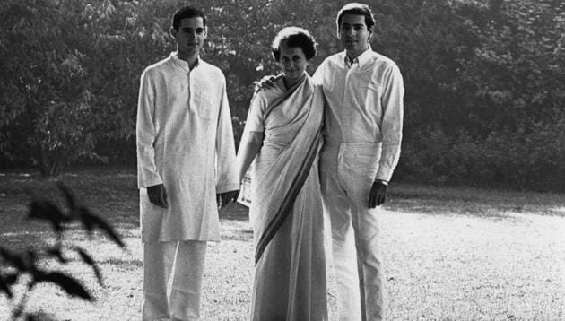 Former prime minister Indira Gandhi with her sons Rajiv Gandhi and Sanjay Gandhi.(Getty Images)