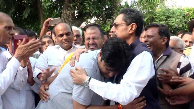 Congress leader Vishvendra Singh consoles Dr Digamber Singh’s family members in Bharatpur on Friday. (HT Photo) Congress leader Vishvendra Singh consoles Dr Digamber Singh’s family members in Bharatpur on Friday. (HT Photo)