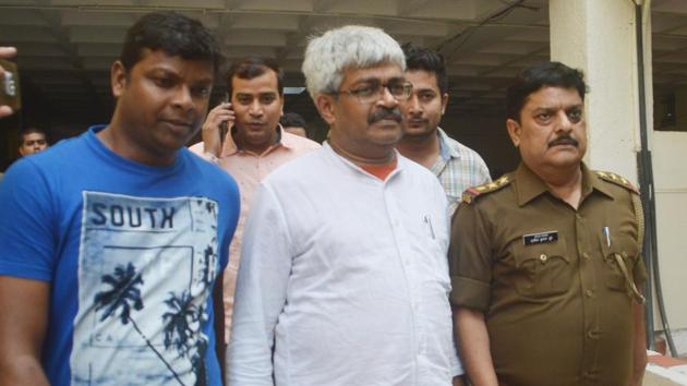 Journalist Vinod Verma was arrested and produced before a Ghaziabad court on Friday in a case over alleged extortion attempt on the basis of a sex CD purportedly involving Chhattisgarh PWD minister. (Sakib Ali /HT Photo) Journalist Vinod Verma was arrested and produced before a Ghaziabad court on Friday in a case over alleged extortion attempt on the basis of a sex CD purportedly involving Chhattisgarh PWD minister. (Sakib Ali /HT Photo)