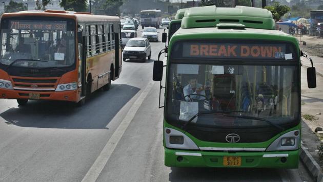 Delhi Transport Corporation has just 3,951 buses, which carry 8 lakh passengers every day.(Raj K Raj/HT Photo) Delhi Transport Corporation has just 3,951 buses, which carry 8 lakh passengers every day.(Raj K Raj/HT Photo)