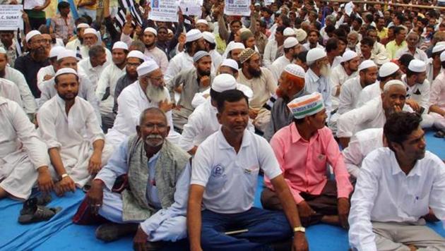 Muslims and Dalits participates in a Dalit rally in Una in Gujarat on August 15, 2016.(HT File Photo)