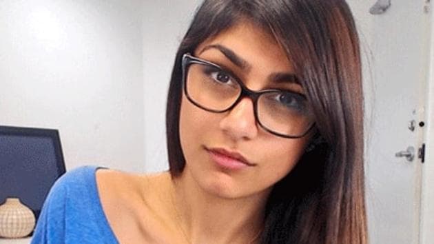 Sexy Video Latest Mia Khalifa And Sunny Leone - Adult star Mia Khalifa follows Sunny Leone into showbiz, set to debut in a  Malayalam film - Hindustan Times