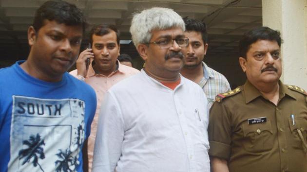 Journalist Vinod Verma was arrested and produced before a Ghaziabad court which allowed his transit remand to be taken to Chhattisgarh in Ghaziabad on Friday. (Sakib Ali/ HT File Photo)