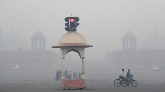A cyclist peddles throught the morning smog in New Delhi. (AP File Photo) A cyclist peddles throught the morning smog in New Delhi. (AP File Photo)