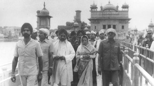 Indira Gandhi exits Shri Harminder Sahib, Amritsar after offering prayers on June 23, 1984. A military operation code-named Blue Star was launched by the Indira Gandhi government against the surging Khalistani movement on June 06,1984 with Indian armed forces taking control of the complex the following day. The move was viewed as a grave affront to the holiest shrine of the Sikh community. (PIB photo)