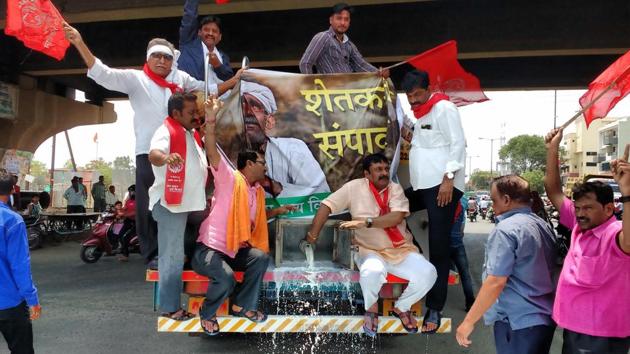 Farmers in Maharashtra protested in June demanding loan waiver from the state government. (HT FILE)