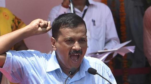 The Delhi government said in court the L-G had created a situation where no bureaucrat was obeying directions of chief minister Arvind Kejriwal and his ministers.(HT file photo)