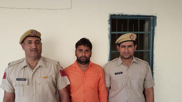 Thirty-two-year-old Parveen Kumar, the mastermind of the gang, was arrested on Thursday. (HT Photo) Thirty-two-year-old Parveen Kumar, the mastermind of the gang, was arrested on Thursday. (HT Photo)