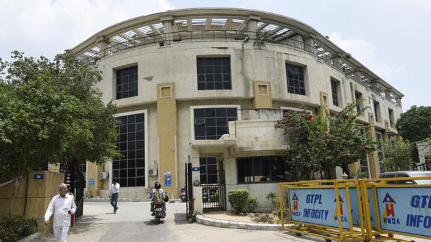 Municipal councillors will vote on Friday to choose the mayor, senior deputy mayor, and deputy mayor of Gurgaon after 17 months. (Sanjeev Verma/HT File Photo) Municipal councillors will vote on Friday to choose the mayor, senior deputy mayor, and deputy mayor of Gurgaon after 17 months. (Sanjeev Verma/HT File Photo)