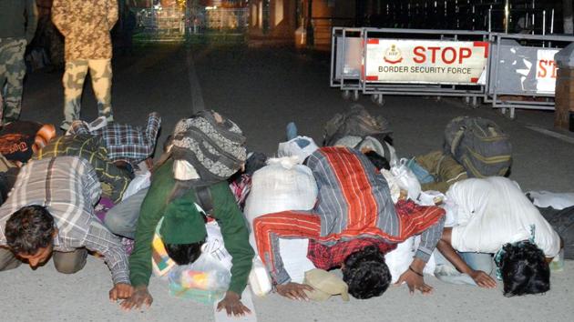 File photo of Indian fishermen released from Pakistan’s jails in 2014. (Sameer Sehgal/HT File Photo) File photo of Indian fishermen released from Pakistan’s jails in 2014. (Sameer Sehgal/HT File Photo)