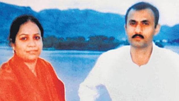 Sohrabuddin Sheikh with his wife Kauser Bi.(File Phot)