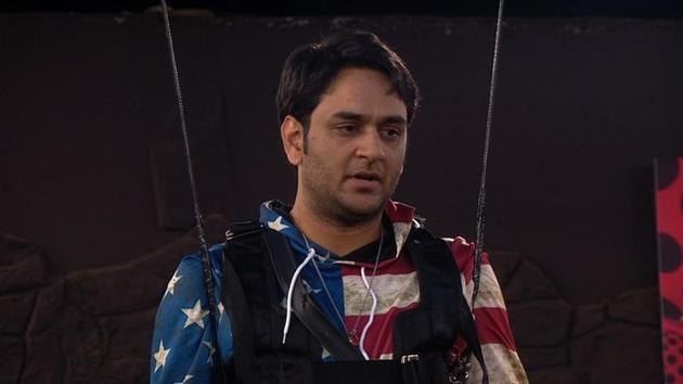 Vikas Gupta tries to quit the show but Bigg Boss convinces him to stay back. Vikas Gupta tries to quit the show but Bigg Boss convinces him to stay back.