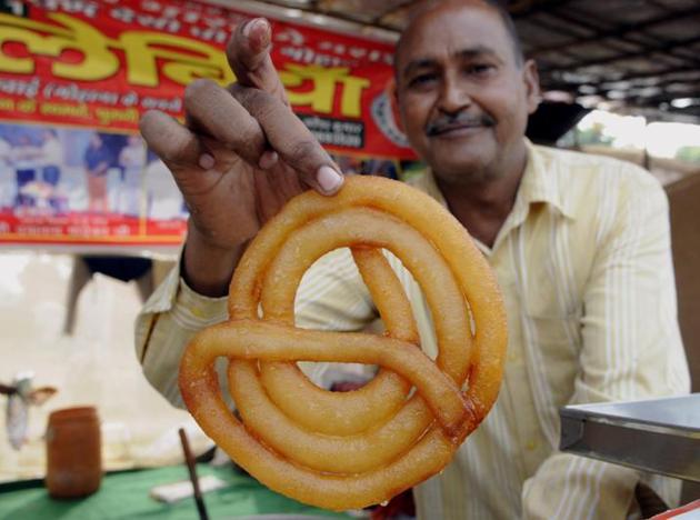 A jalebi stall from Gohana Haryana at the fair in Chandigarh. (keshav singh/ht)