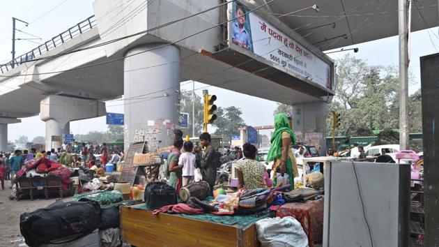 The homeless locals said that they are battling the cold weather and begging for food and water for the past four days. Many women said they found it humiliating to relieve themselves in the open.