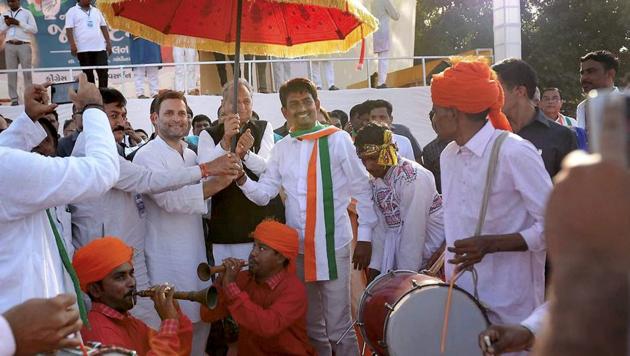Congress vice president Rahul Gandhi with party leaders at the party's ‘Navsarjan Janadesh Mahasammelan’ in Gandhinagar, Gujarat on Monday. (PTI Photo) Congress vice president Rahul Gandhi with party leaders at the party's ‘Navsarjan Janadesh Mahasammelan’ in Gandhinagar, Gujarat on Monday. (PTI Photo)