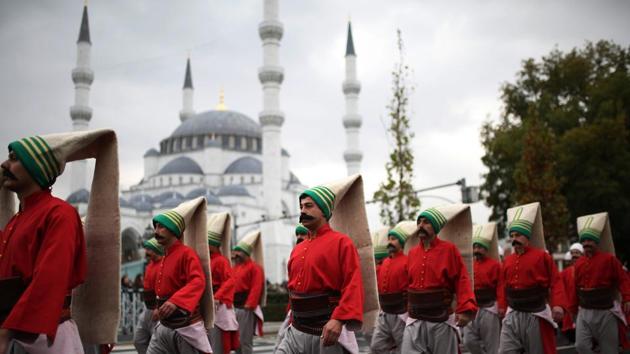 Turkish soldiers dressed as Janissaries (Yeniceri) from the Ottoman era, march during the 94th Republic Day parade, from the Grand National Assembly of Turkey to the first Turkish Grand National Assembly building, in the Ulus district of Turkey. (Adem Altan / AFP) Turkish soldiers dressed as Janissaries (Yeniceri) from the Ottoman era, march during the 94th Republic Day parade, from the Grand National Assembly of Turkey to the first Turkish Grand National Assembly building, in the Ulus district of Turkey. (Adem Altan / AFP)